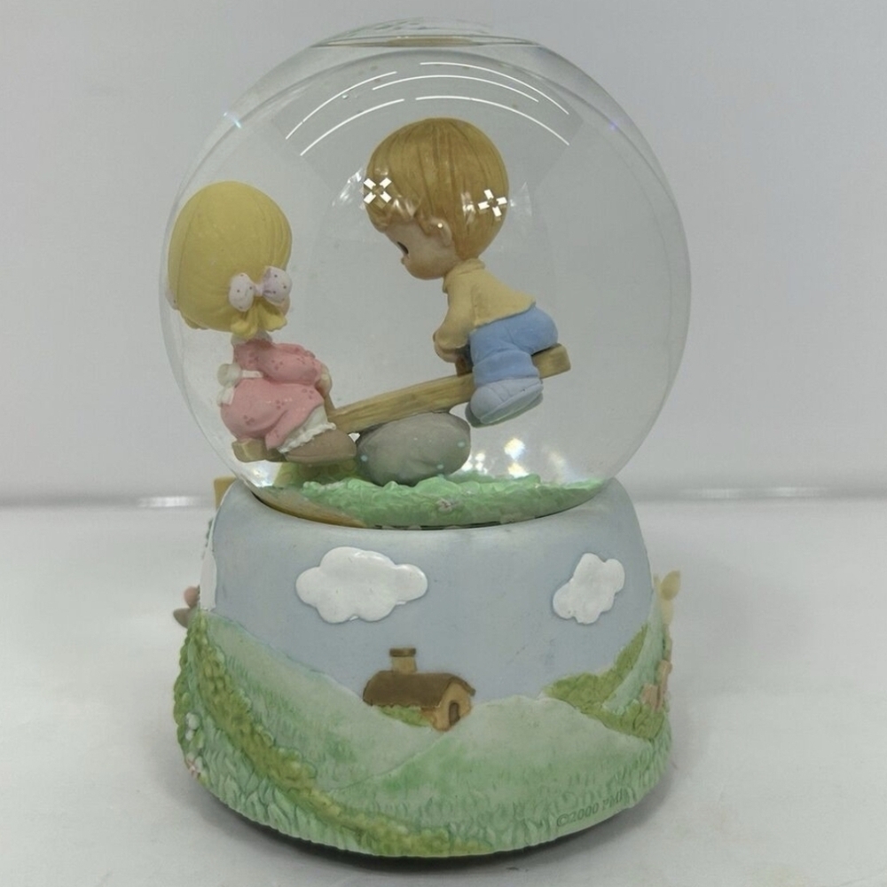 Precious Moments While Walking In The Park One Day Musical Snow Globe 5.5" Tall - Picture 8 of 10